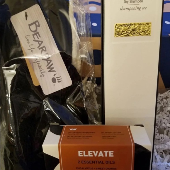 FabFitFun bundle - Picture 2 of 4